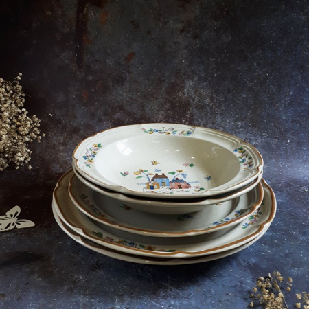 Đĩa TO men bóng dòng stoneware vẽ phong cảnh nông thôn nước Mỹ của hãng Yamaka.